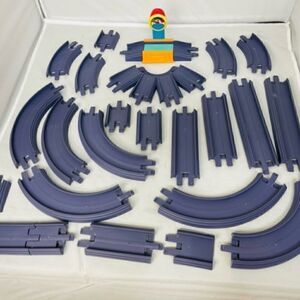 Chuggington Learning Curve Ludorum Plastic Train Track 24 Lot & Scale Excellent